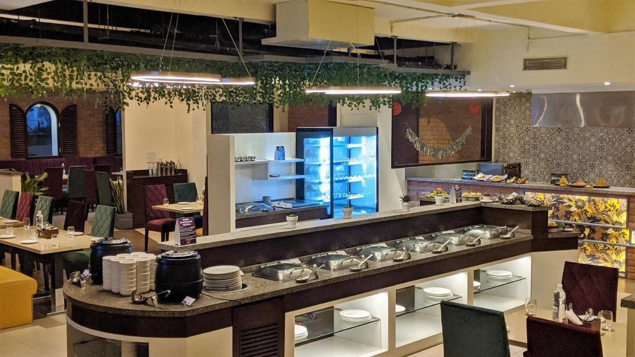 Blu Petal - A Business Hotel Bangalore Extérieur photo