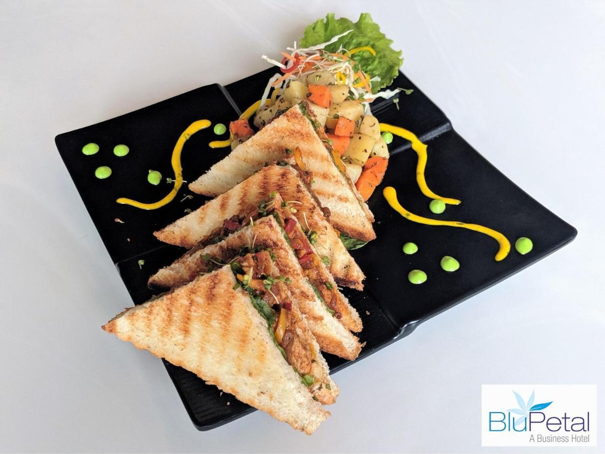 Blu Petal - A Business Hotel Bangalore Extérieur photo