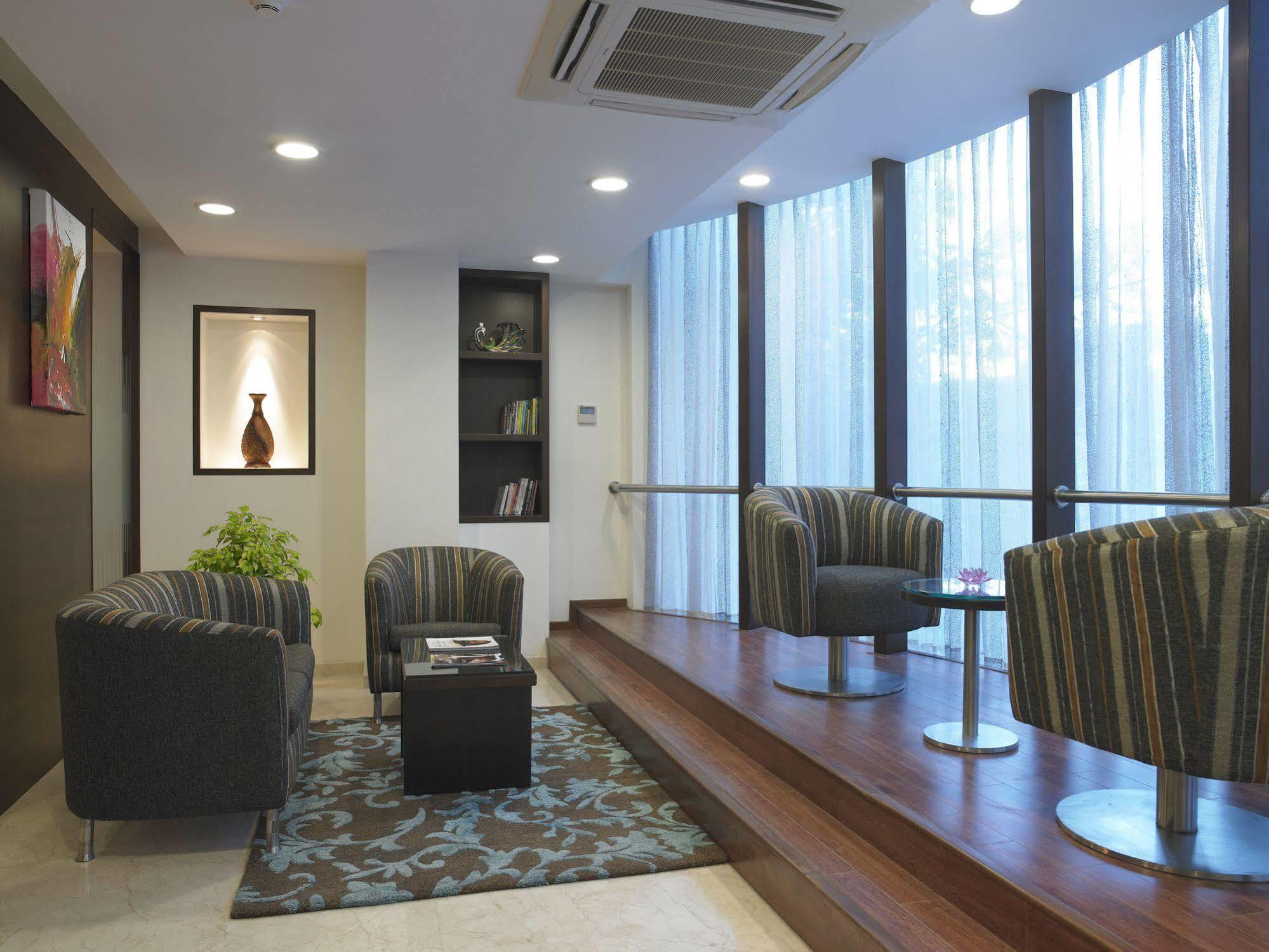 Blu Petal - A Business Hotel Bangalore Extérieur photo