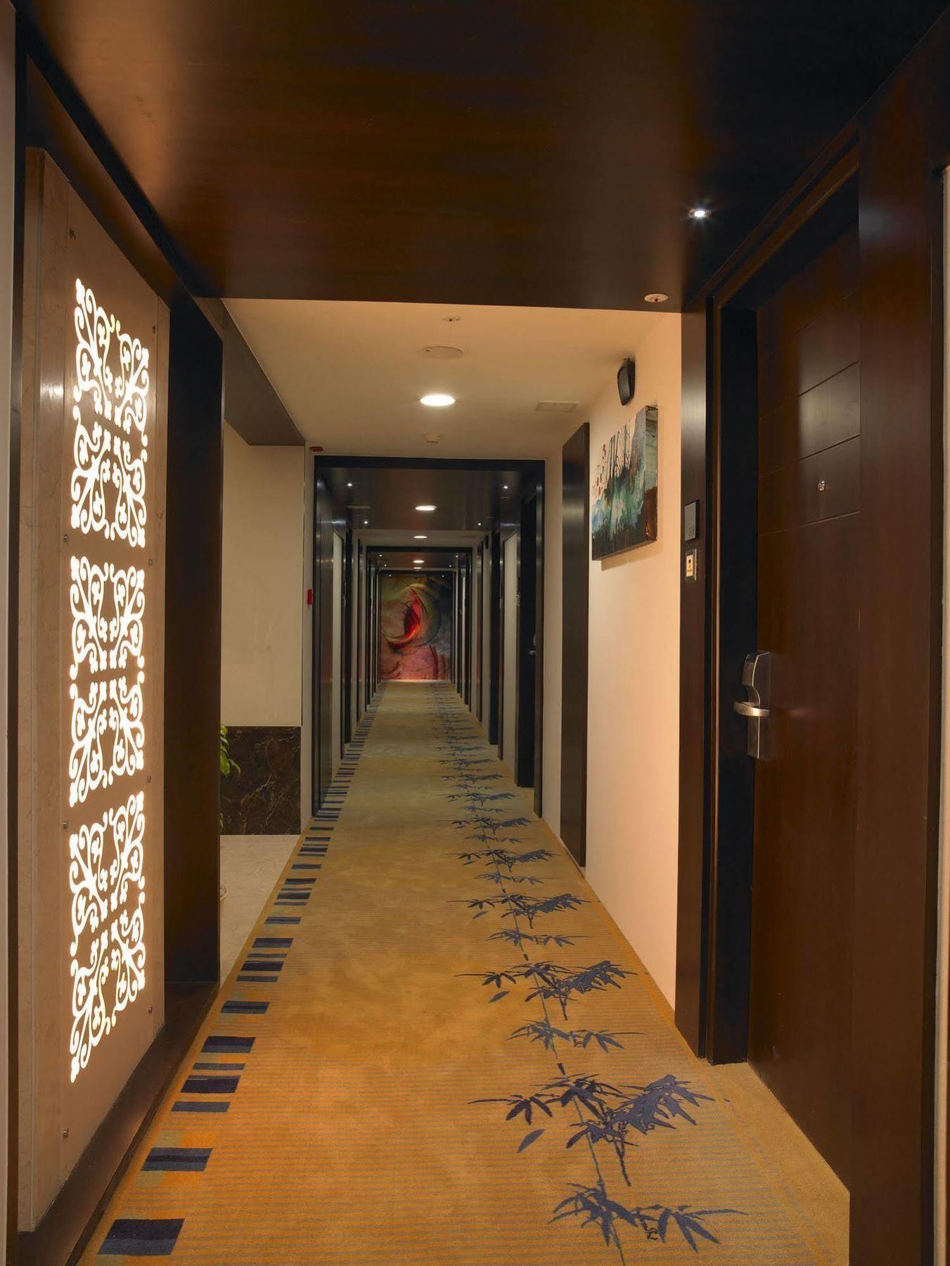 Blu Petal - A Business Hotel Bangalore Extérieur photo