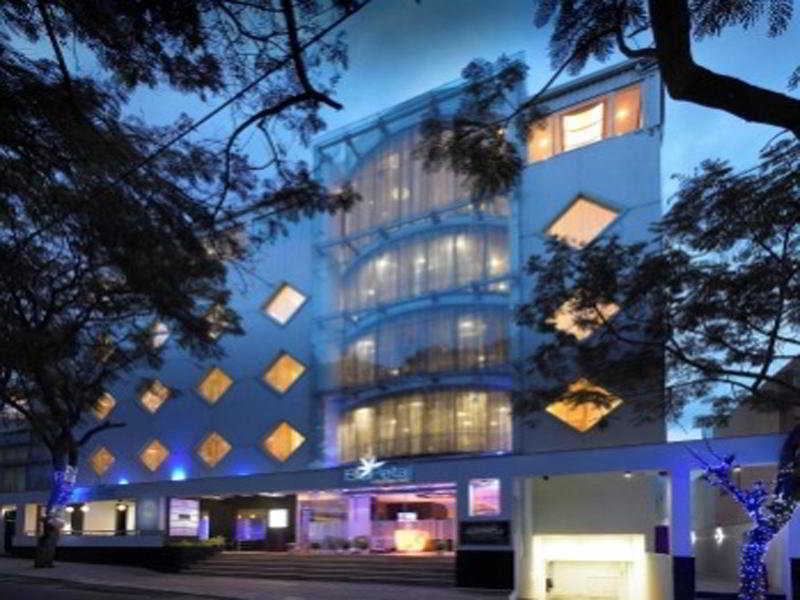 Blu Petal - A Business Hotel Bangalore Extérieur photo